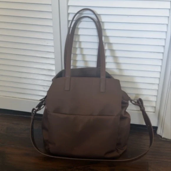 Beis Tote - Picture 2 of 4